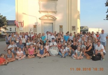 Obchody 333 Rocznicy Odsieczy Wiedeńskiej oraz 33 rocznicy pobytu Jana Pawła II                    na Kahlenbergu z udziałem Orkiestry Dętej OSP Ochotnica Dolna oraz Zespołu Regionalnego 