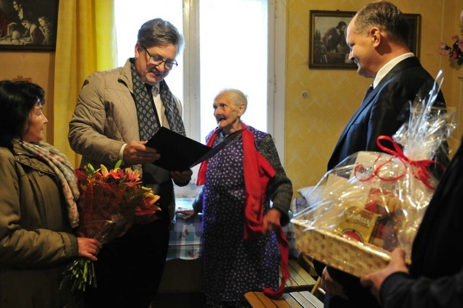 Delegacja samorządowa z życzeniami u najstarszych Mieszkańców Tylmanowej