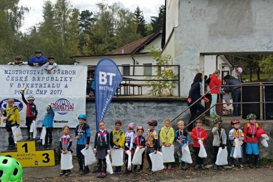 Adam Szlaga z Ochotnicy Górnej zdobywa pierwsze miejsce na zawodach w Czechach.