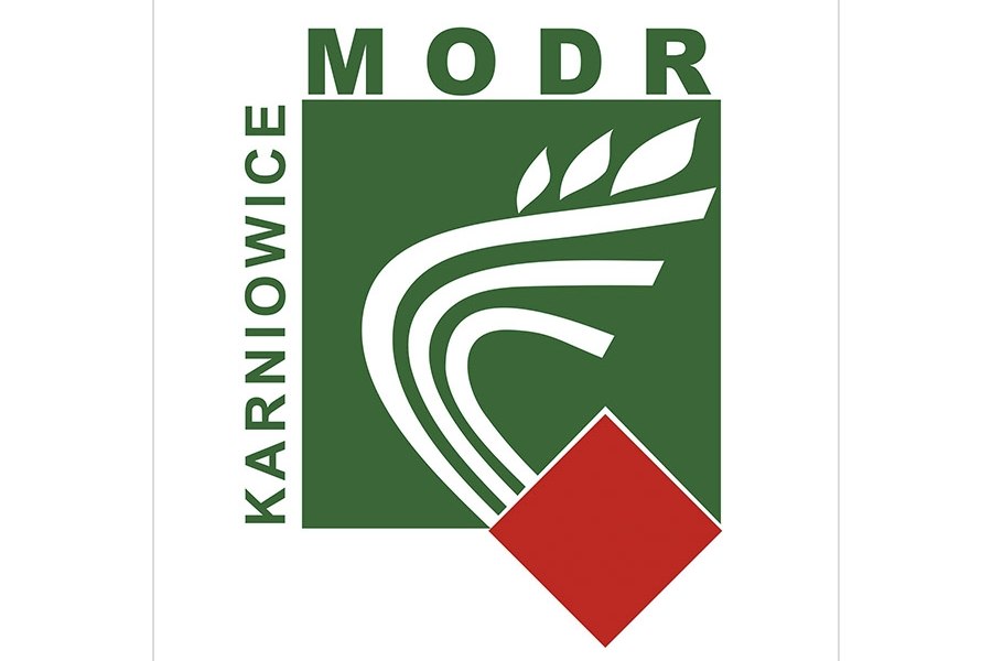 Wypełnianie wniosków obszarowych przez pracownika    Małopolskiego Ośrodka Doradztwa Rolniczego