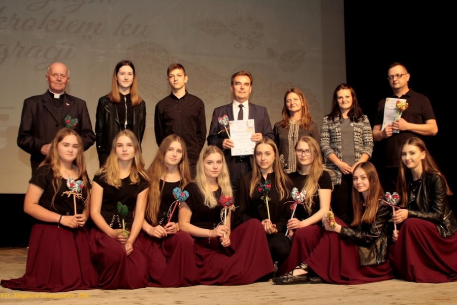 Występ Młodzieżowej Grupy Folkowej „Hajnica” na II Ogólnopolskim Festiwalu Artystycznym Dzieci i Młodzieży Niepełnosprawnej „Tanecznym krokiem ku integracji” w Nowym Targu