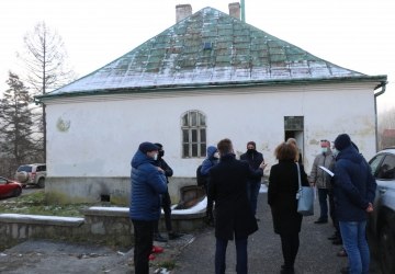 Spotkanie z konserwatorem zabytków w dworku Bajka w Tylmanowej