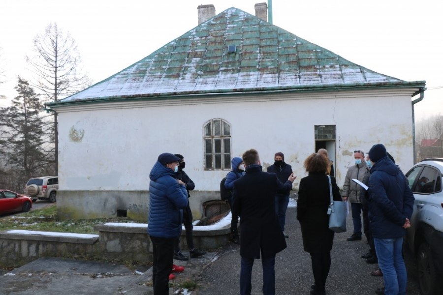 Spotkanie z konserwatorem zabytków w dworku Bajka w Tylmanowej