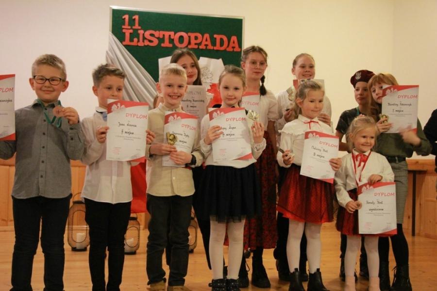 W Wiejskim Ośrodku Kultury w Tylmanowej odbył się Konkurs Piosenki Patriotycznej i Żołnierskiej
